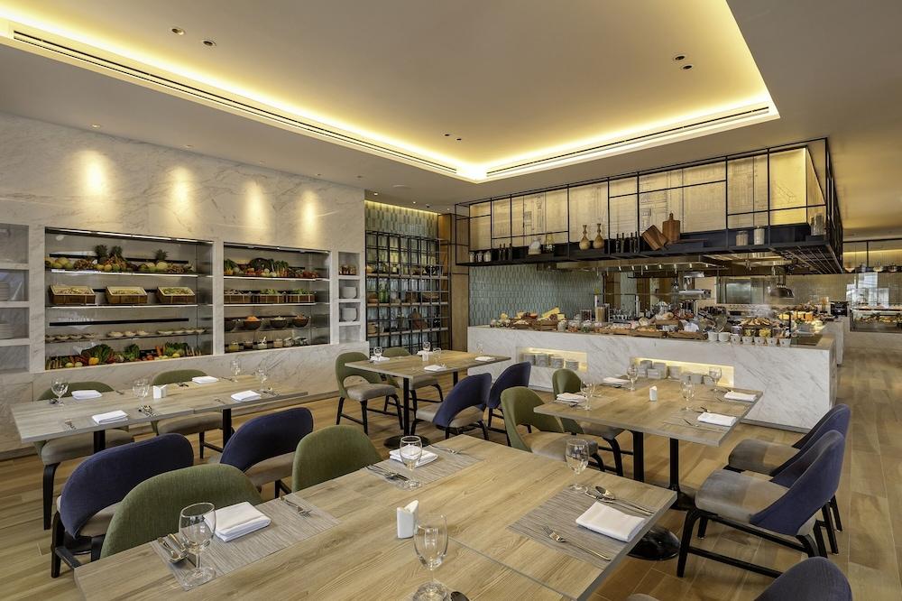 فندق Courtyard By Marriott Phuket Town المظهر الخارجي الصورة