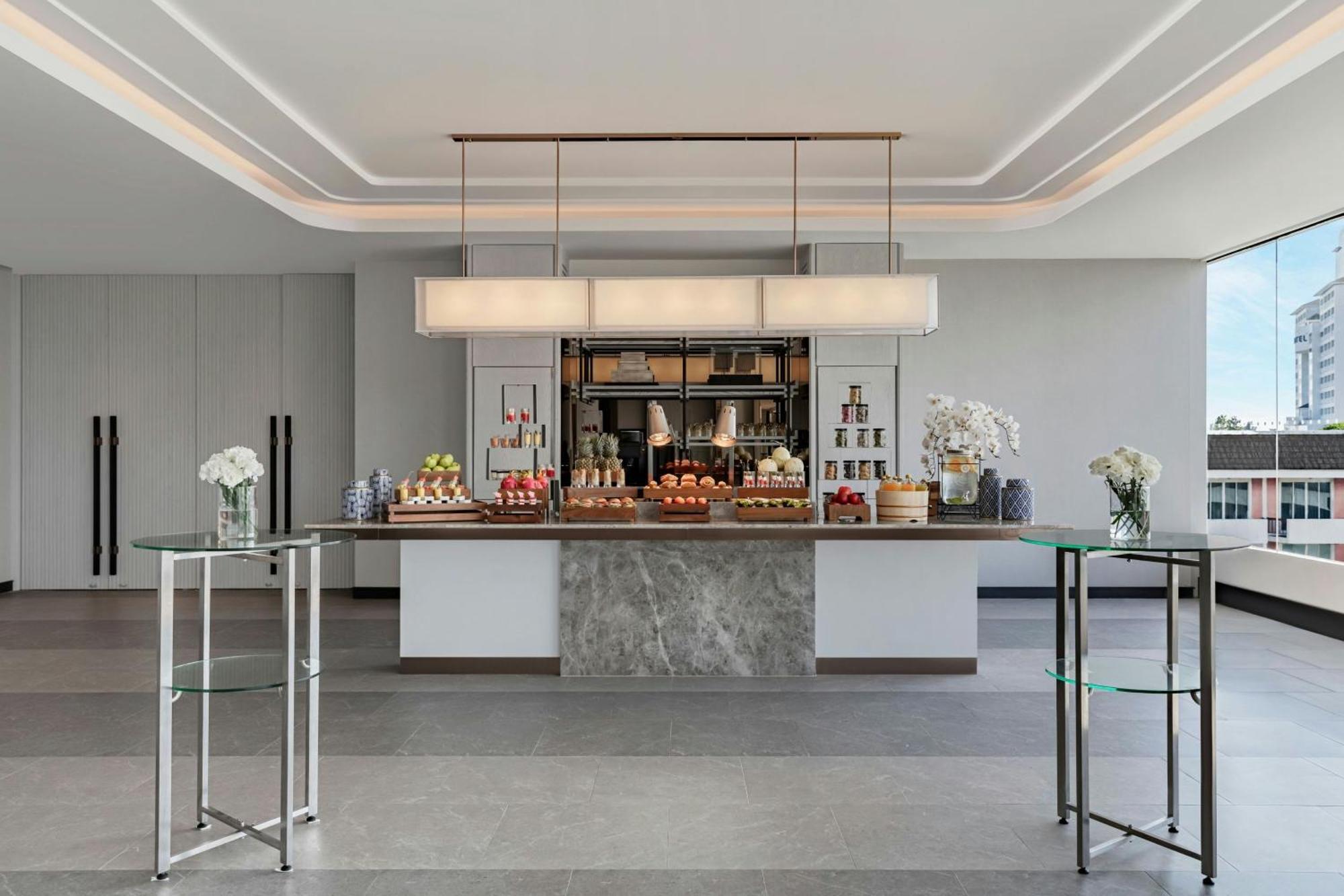 فندق Courtyard By Marriott Phuket Town المظهر الخارجي الصورة