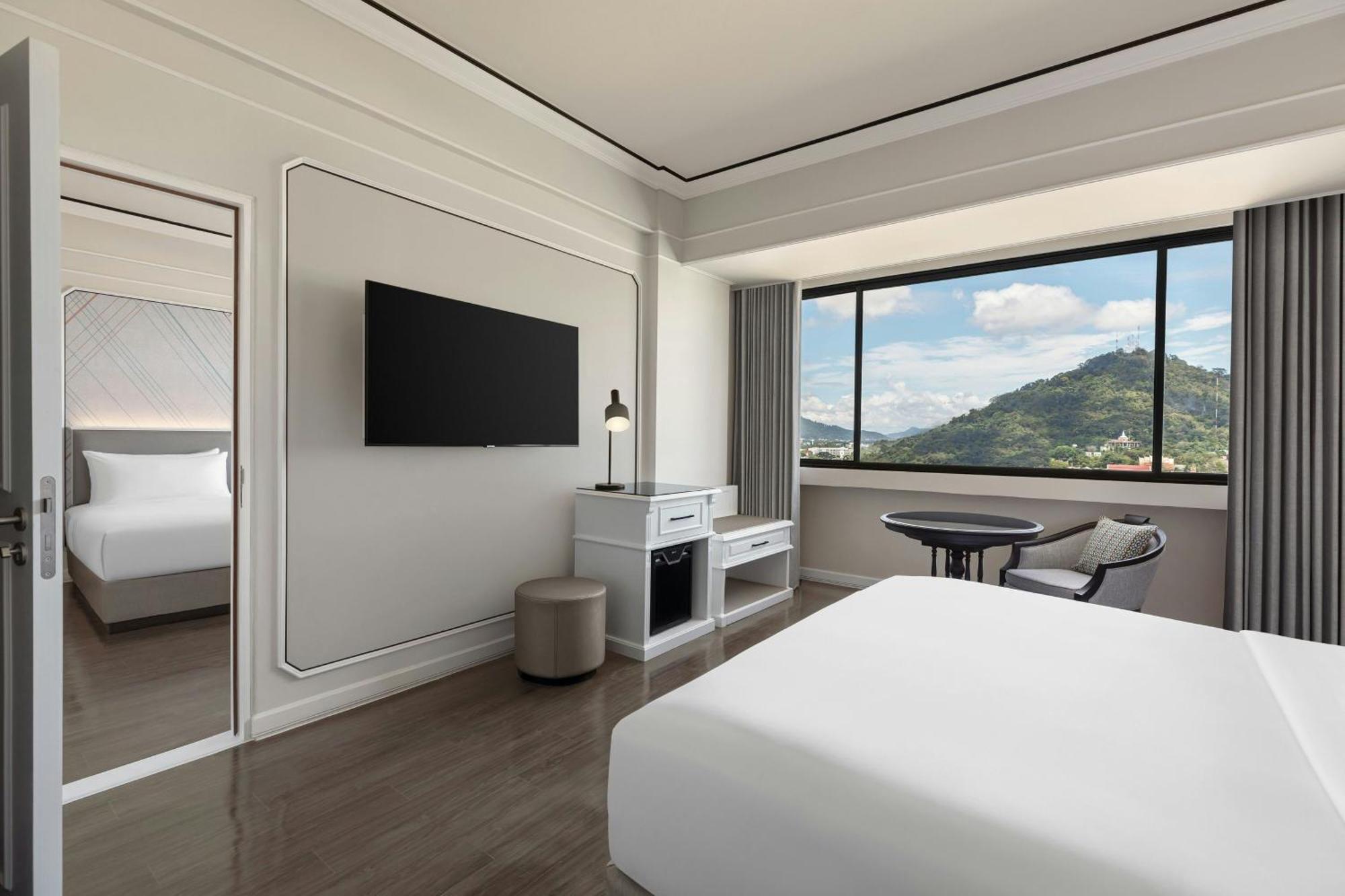 فندق Courtyard By Marriott Phuket Town المظهر الخارجي الصورة