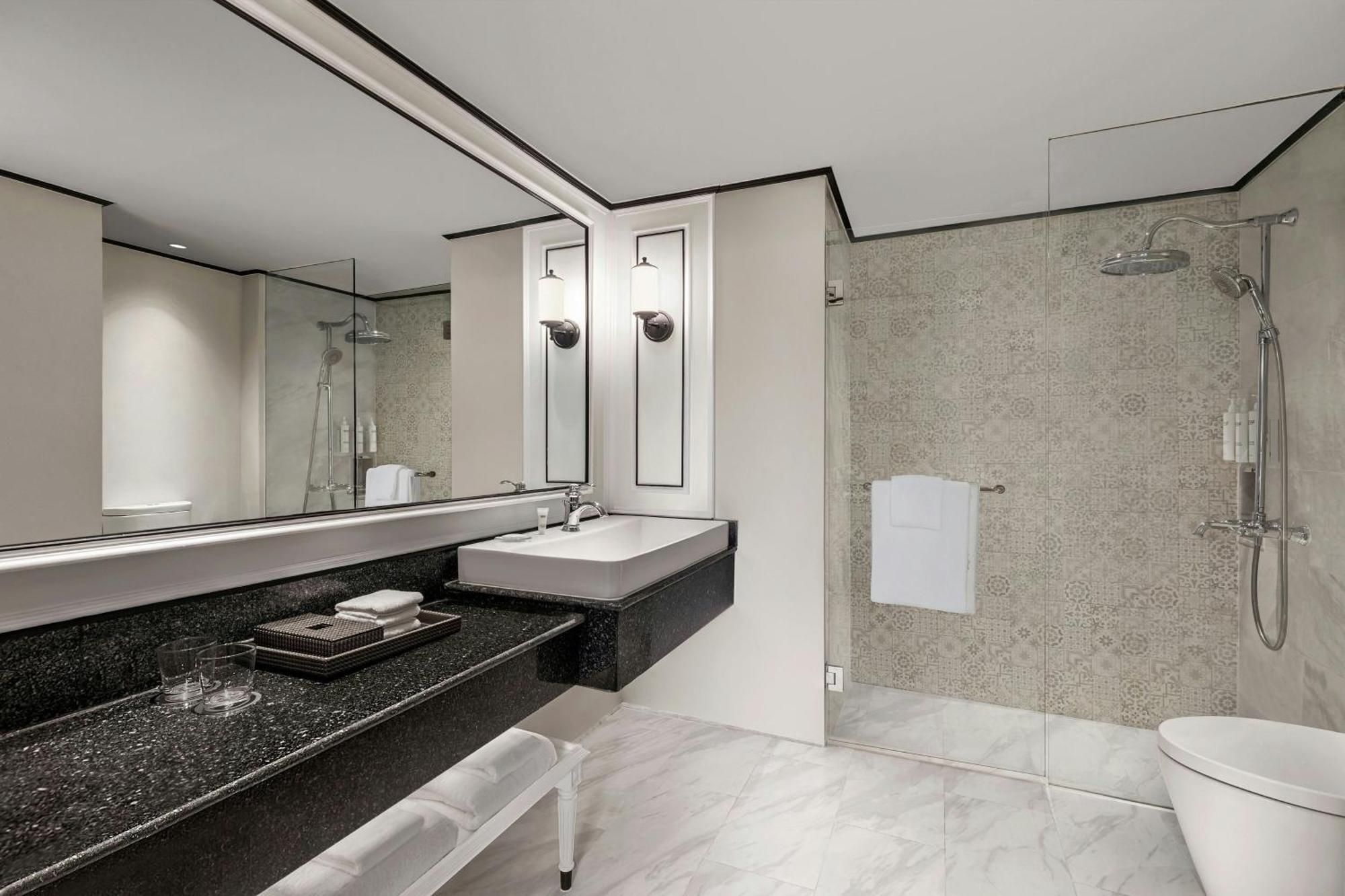 فندق Courtyard By Marriott Phuket Town المظهر الخارجي الصورة