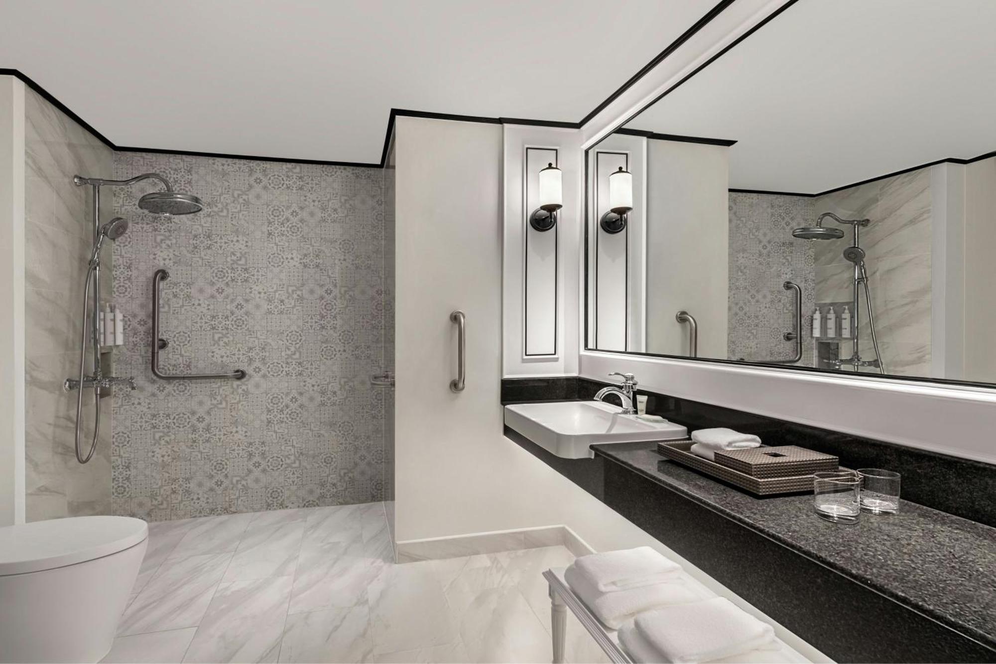 فندق Courtyard By Marriott Phuket Town المظهر الخارجي الصورة