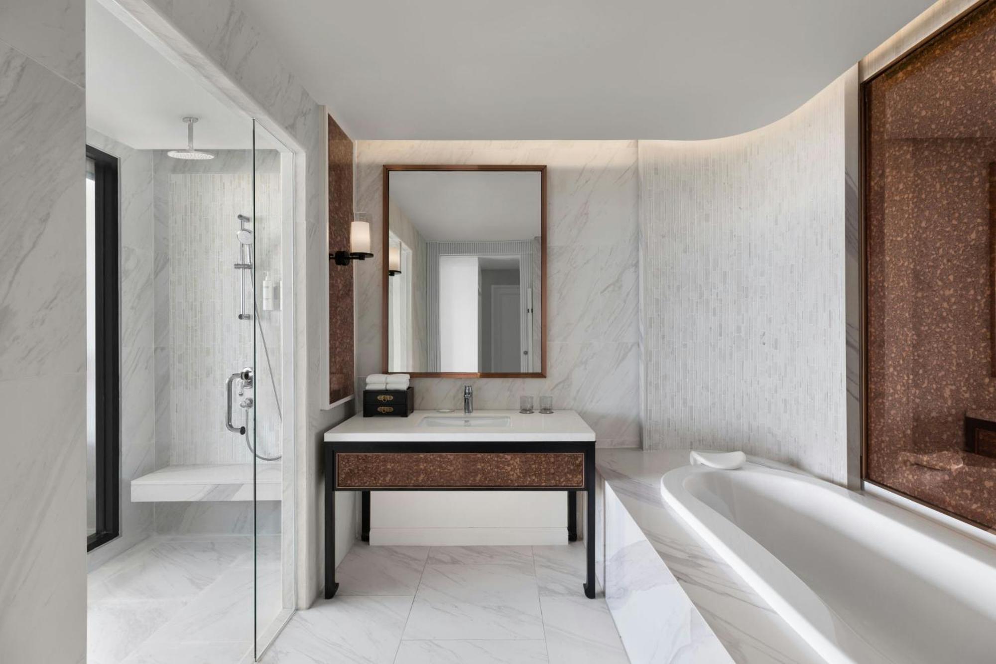 فندق Courtyard By Marriott Phuket Town المظهر الخارجي الصورة